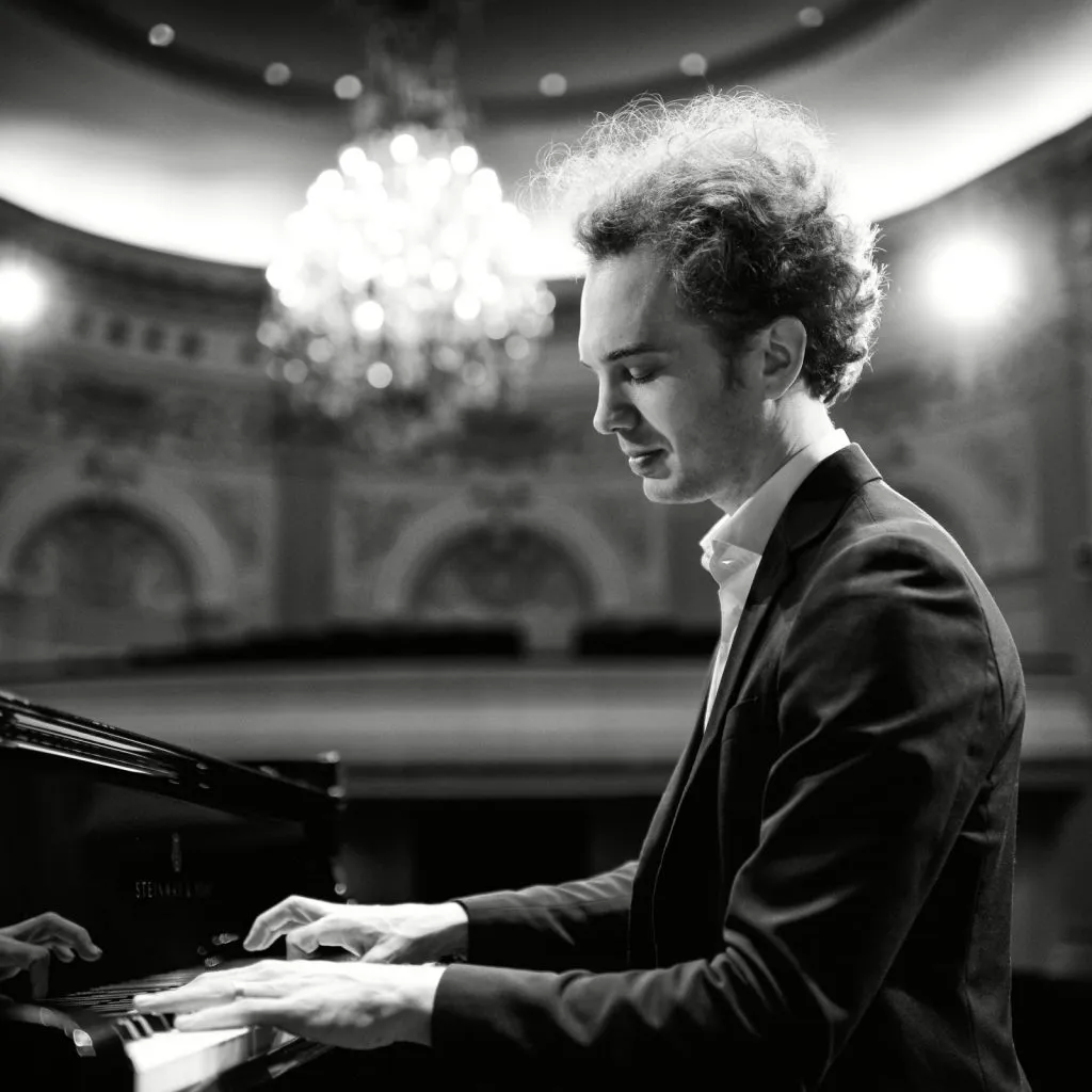 Pianist Julien Libeer