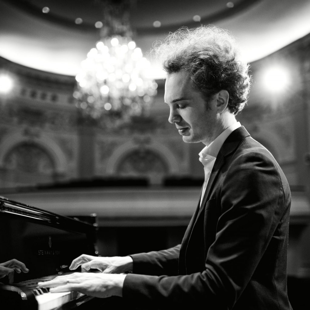 Pianist Julien Libeer
