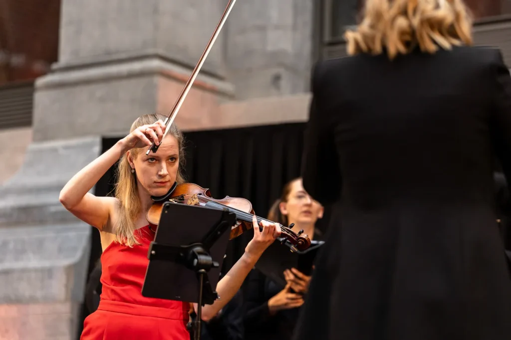 Merel Vercammen tijdens Ammodo Science Award 2025 door Maarten Nauw