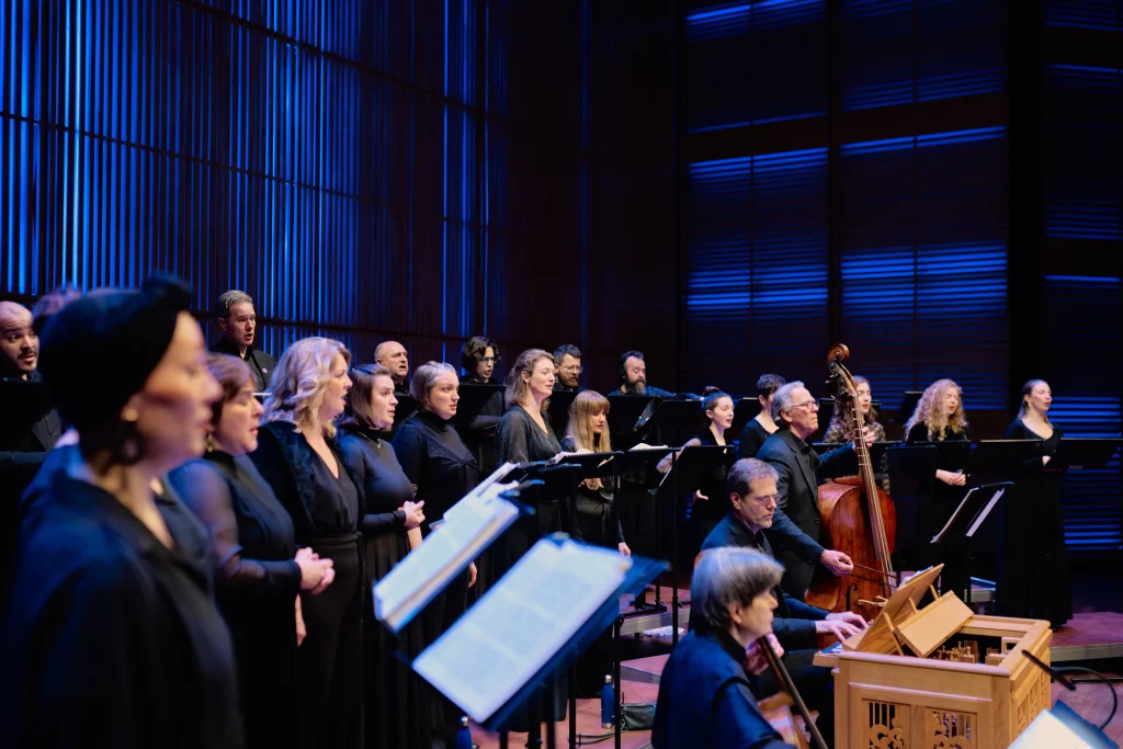 Cappella Amsterdam voert motetten van Bach uit met een continuo