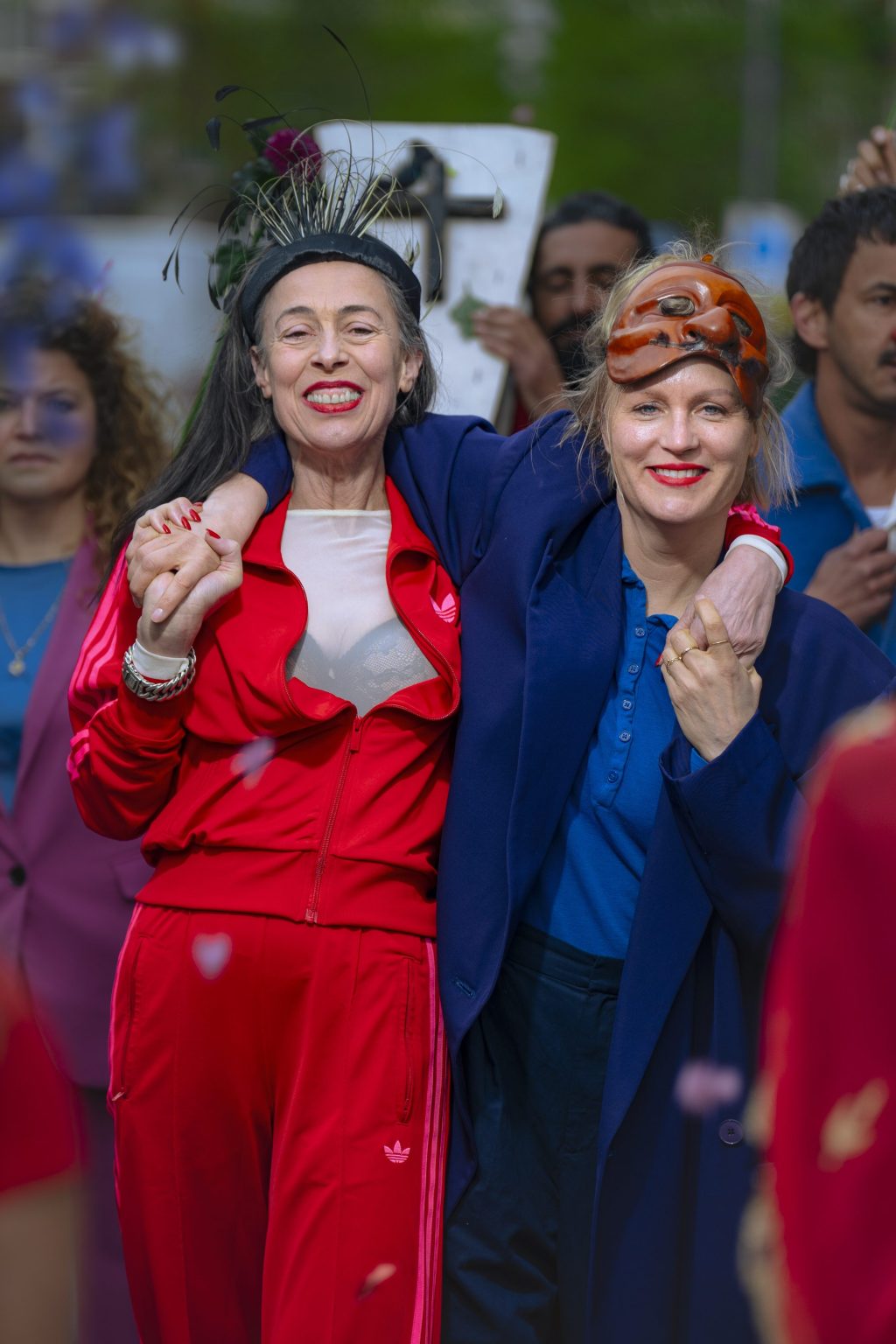 Adelheid Roosen en Katrien van Beurden